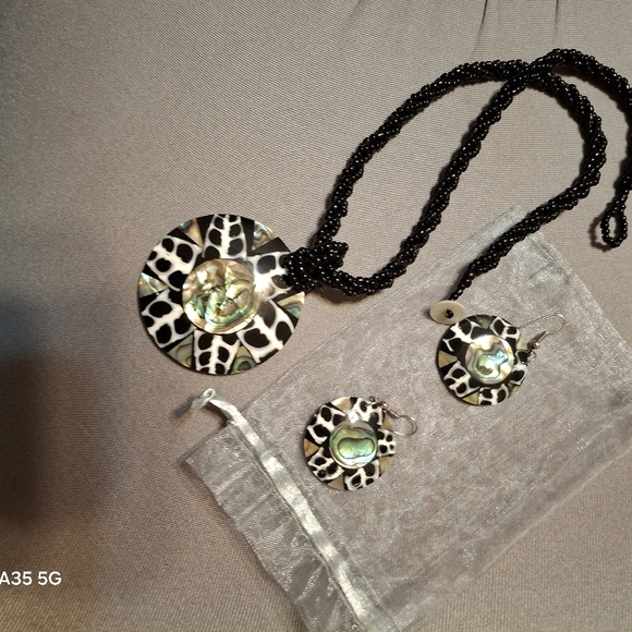 Abalone 2" Necklace Geometric Earrings B/W Round beaded Artisan Design - Picture 10 of 16